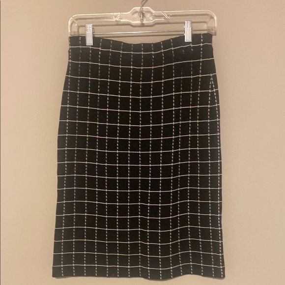 St John Black Checkered Skirt - Picture 2 of 5
